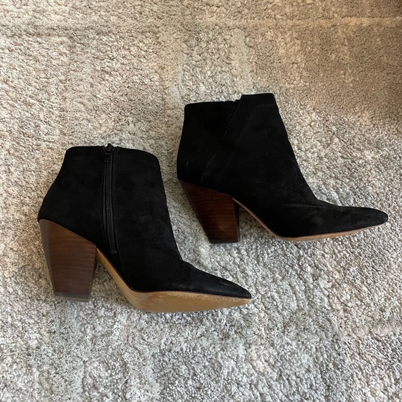Saks fifth Ave suede ankle boots - Picture 1 of 4